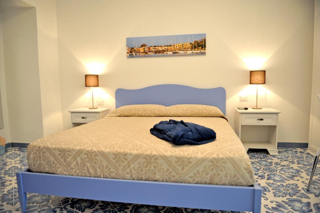 Il Leone Di Mare Hotel Procida Szoba fotó