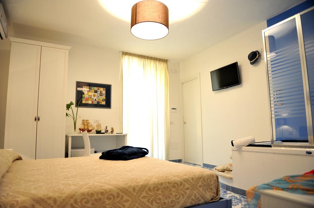 Il Leone Di Mare Hotel Procida Szoba fotó